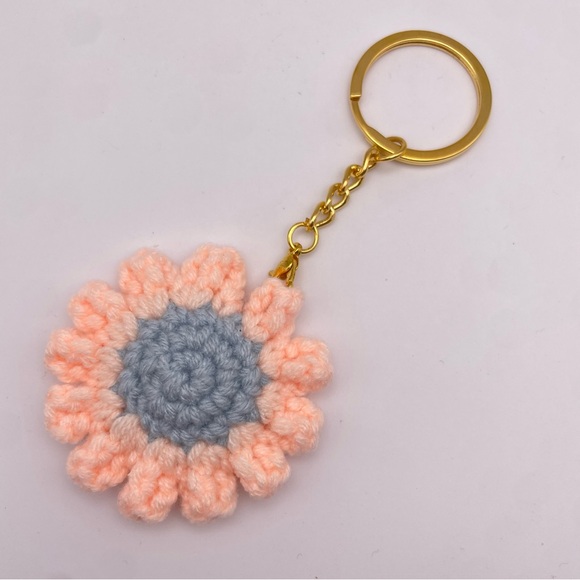 HANDMADE | Crochet Daisy | Bag Charm | Keychain | Neon Peach (Brand New!) 💘 - Picture 5 of 7